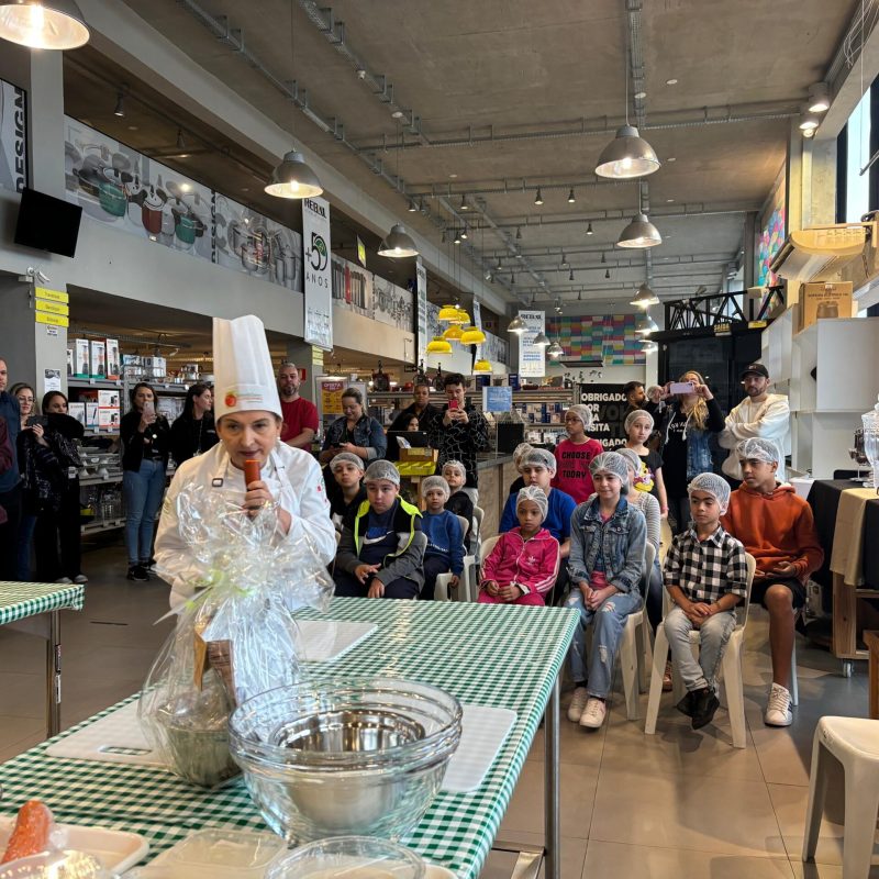 7f4c0d_ee819cf2b32a403f80d038068a9ba7ccmv2