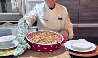 Sobremesa com Cuidado: aprenda a fazer uma torta de frutas crocante para celebrar o Dia das Mães